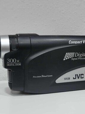 JVC Compact VHS Video Camera Camcorder GR-AX750U - Tested! Works! Needs Battery